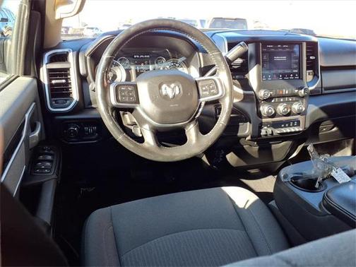2020 RAM 2500 Big Horn Crew Cab 4X4 8' Box