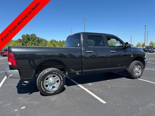 2017 RAM 2500 Tradesman Crew Cab 4x4 6'4' Box