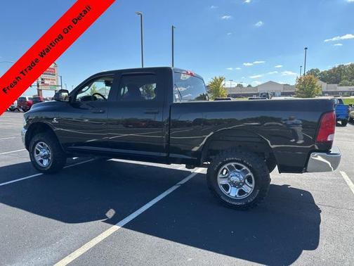 2017 RAM 2500 Tradesman Crew Cab 4x4 6'4' Box