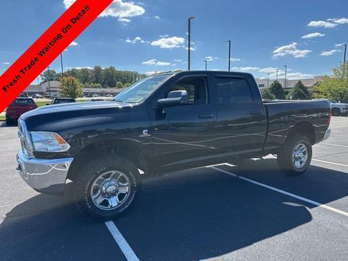 2017 RAM 2500 Tradesman Crew Cab 4x4 6'4' Box