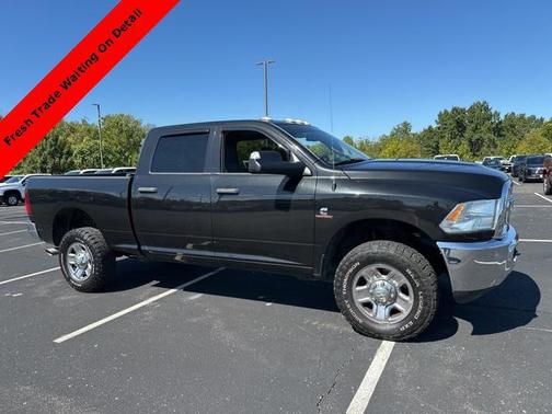 2017 RAM 2500 Tradesman Crew Cab 4x4 6'4' Box