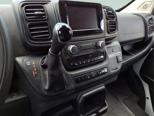 Bright White Clearcoat 2024 RAM ProMaster 2500 Tradesman