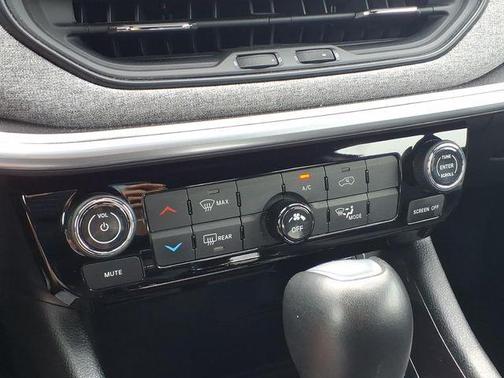 Red Hot Pearlcoat 2025 Jeep Compass Latitude