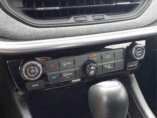 Red Hot Pearlcoat 2025 Jeep Compass Latitude