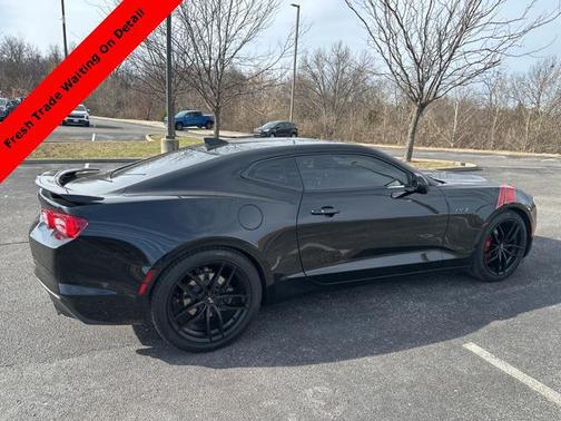 2021 Chevrolet Camaro RWD Coupe LT1