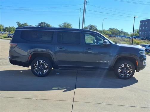 2023 Jeep Wagoneer L Series III 4x4