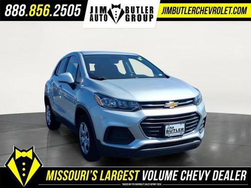 Silver Ice Metallic 2019 Chevrolet Trax LS