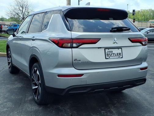 Alloy Silver Metallic 2024 Mitsubishi Outlander