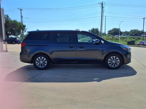 2021 Kia Sedona LX