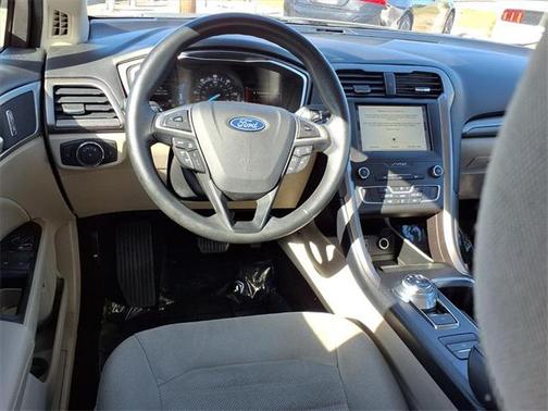 2019 Ford Fusion Hybrid SE