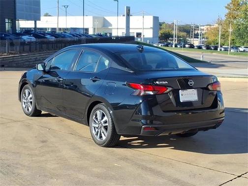 2023 Nissan Versa 1.6 SV