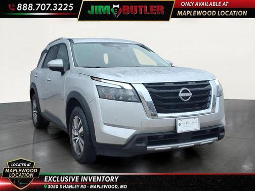 Brilliant Silver Metallic 2025 Nissan Pathfinder SL 4WD