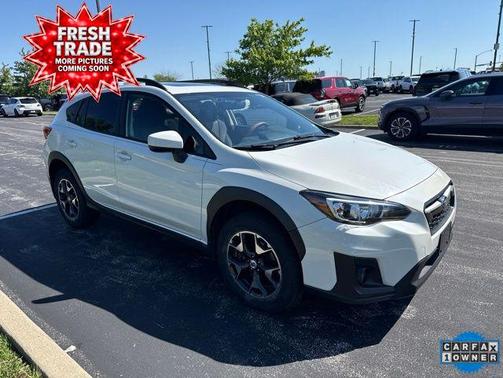 Crystal White Pearl 2018 Subaru Crosstrek 2.0i Premium