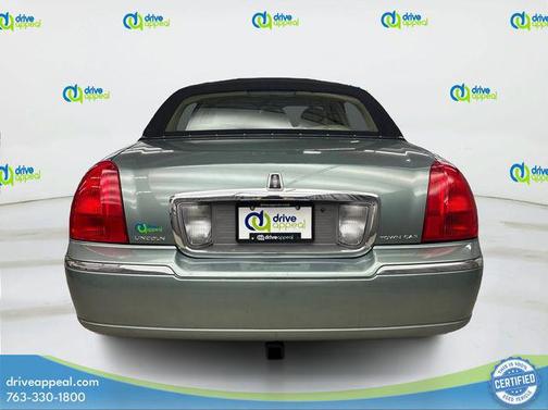 2006 Lincoln Town Car Signature