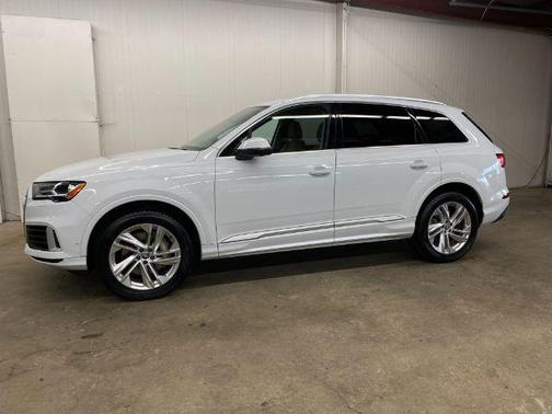 2020 Audi Q7 55 Premium Plus