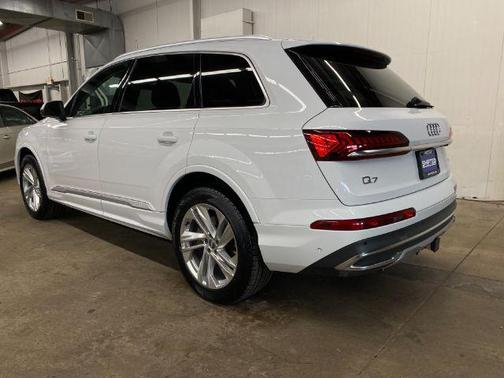 2020 Audi Q7 55 Premium Plus