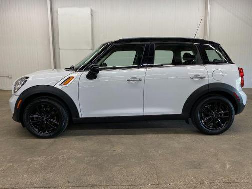 2012 MINI Cooper Countryman Base