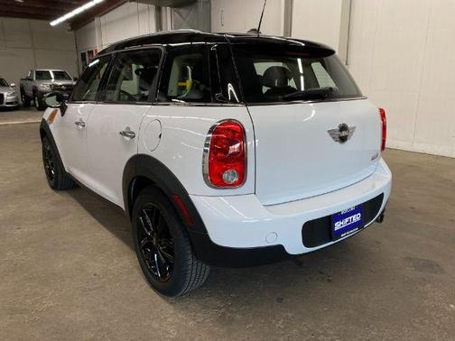 2012 MINI Cooper Countryman Base