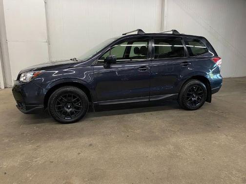 Dark Gray Metallic 2017 Subaru Forester 2.5i