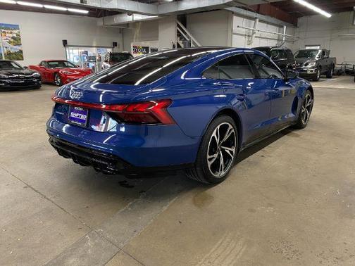 2022 Audi e-tron GT Prestige