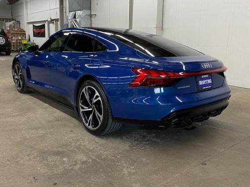 2022 Audi e-tron GT Prestige