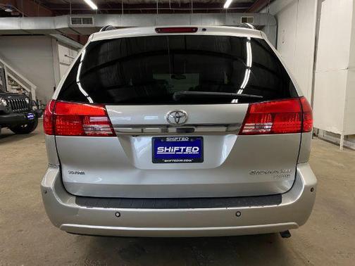 2004 Toyota Sienna XLE Limited