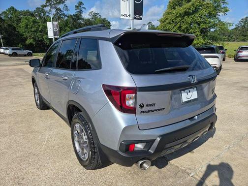 Lunar Silver Metallic 2022 Honda Passport AWD TrailSport