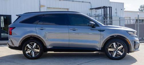 Everlasting Silver 2022 Kia Sorento S