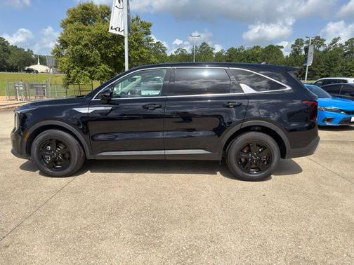 Ebony Black 2025 Kia Sorento LX