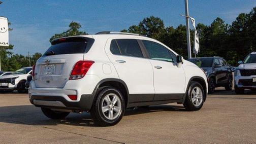 Summit White 2019 Chevrolet Trax LT