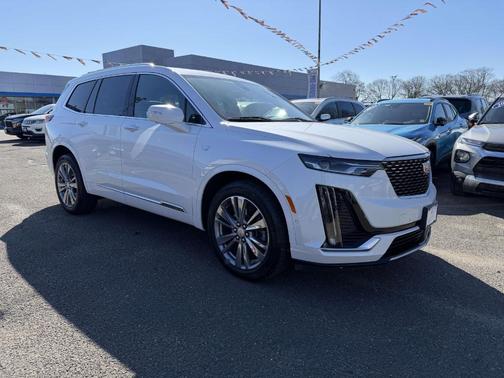 Crystal White 2024 Cadillac XT6 Premium Luxury AWD