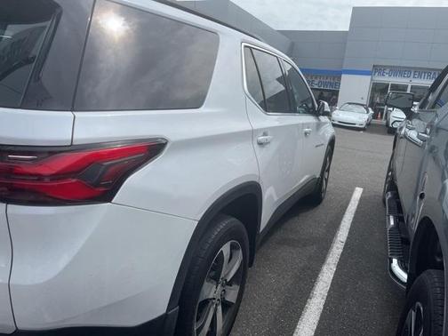 2022 Chevrolet Traverse LT Leather