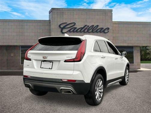 2022 Cadillac XT4 Premium Luxury