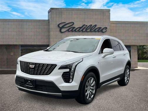 2022 Cadillac XT4 Premium Luxury