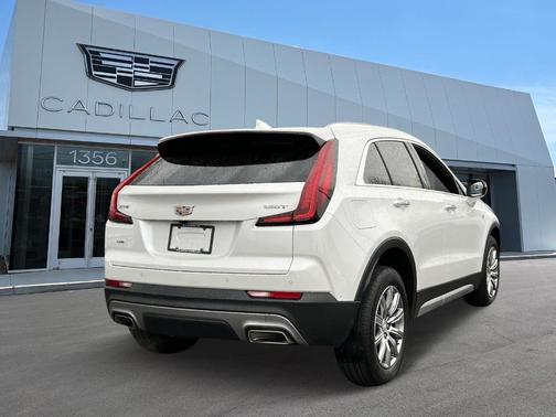 2022 Cadillac XT4 Premium Luxury