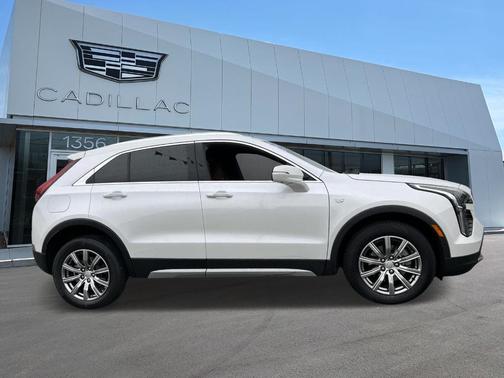 2022 Cadillac XT4 Premium Luxury