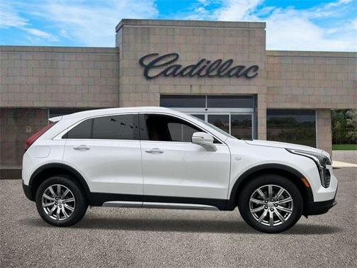 2022 Cadillac XT4 Premium Luxury