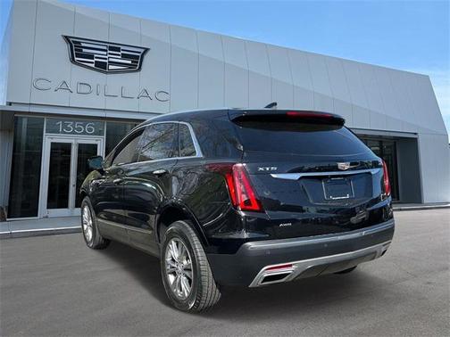 2022 Cadillac XT5 Premium Luxury