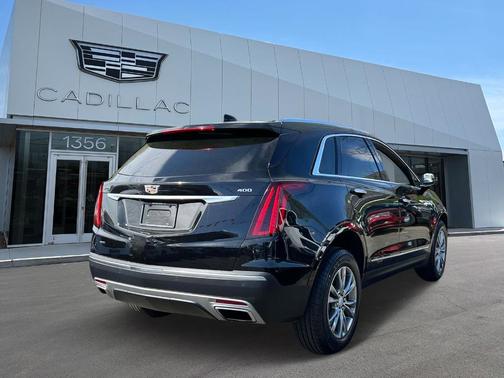2022 Cadillac XT5 Premium Luxury