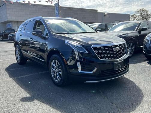 2022 Cadillac XT5 Premium Luxury