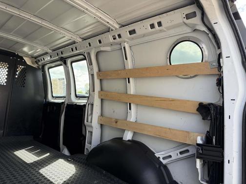 Summit White 2024 Chevrolet Express 2500 Work Van