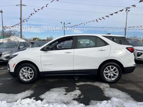 2023 Chevrolet Equinox LS