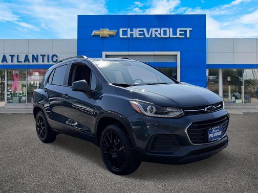 Shadow Gray Metallic 2022 Chevrolet Trax LT