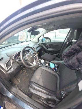 Shadow Gray Metallic 2022 Chevrolet Trax LT