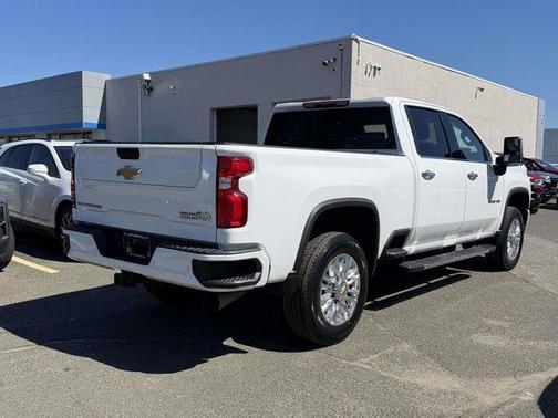 Summit White 2022 Chevrolet Silverado 3500 High Country