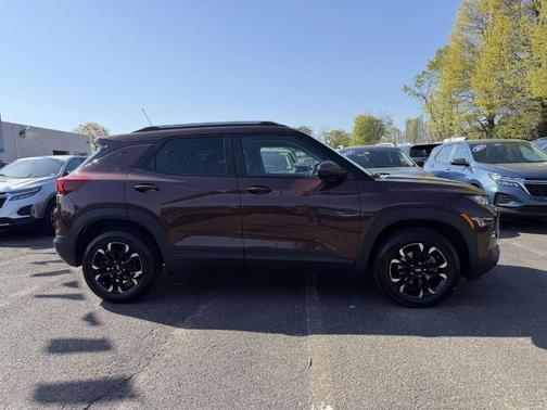 Red Metallic 2022 Chevrolet Trailblazer LT