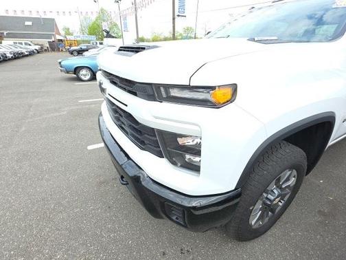 2024 Chevrolet Silverado 2500 Custom