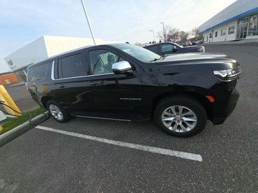 2023 Chevrolet Suburban Premier