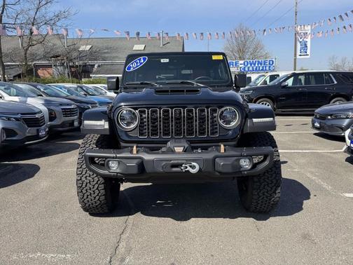 Black Clearcoat 2024 Jeep Wrangler Rubicon 392
