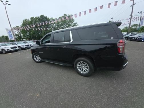 2024 Chevrolet Suburban LS